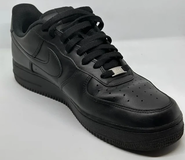 Zapatilla Nike AF1 en color negro