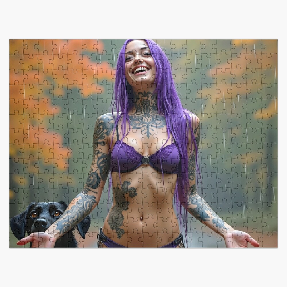 Mujer tatuada con pelo púrpura y perro contenta bajo la lluvia, puzzle de 1000 piezas