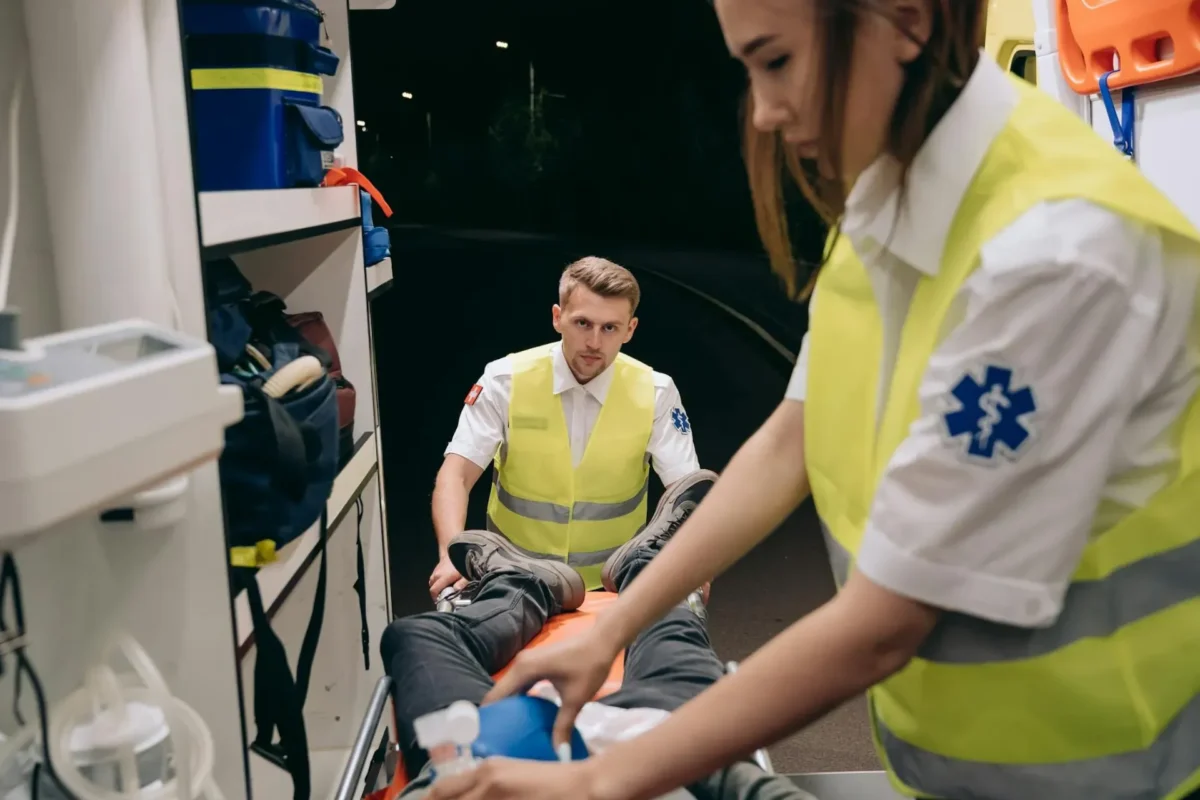 Servicios de emergencias tras un accidente laboral.